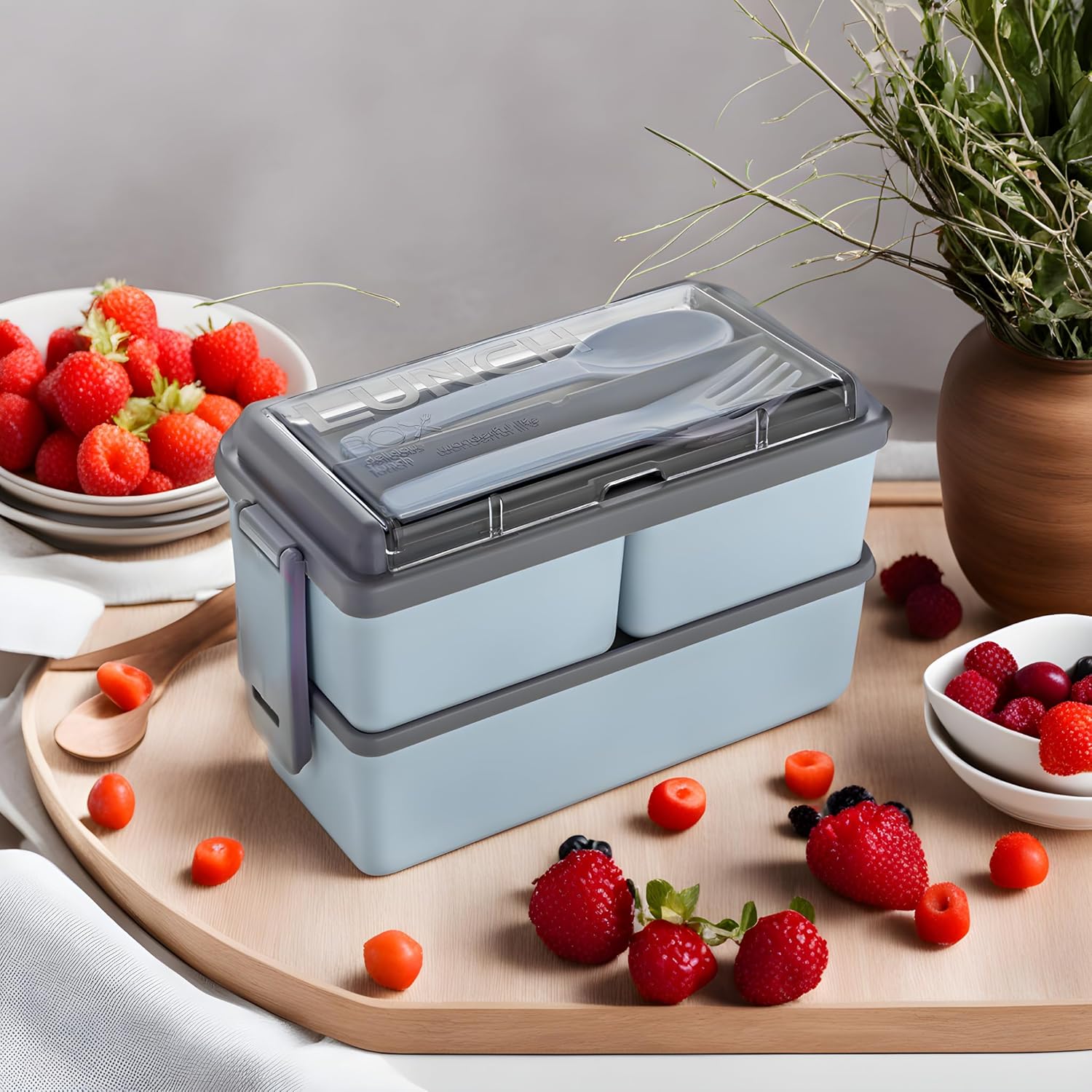 Plastic Lunch Box Comes with 3 Detachable Lunch Box