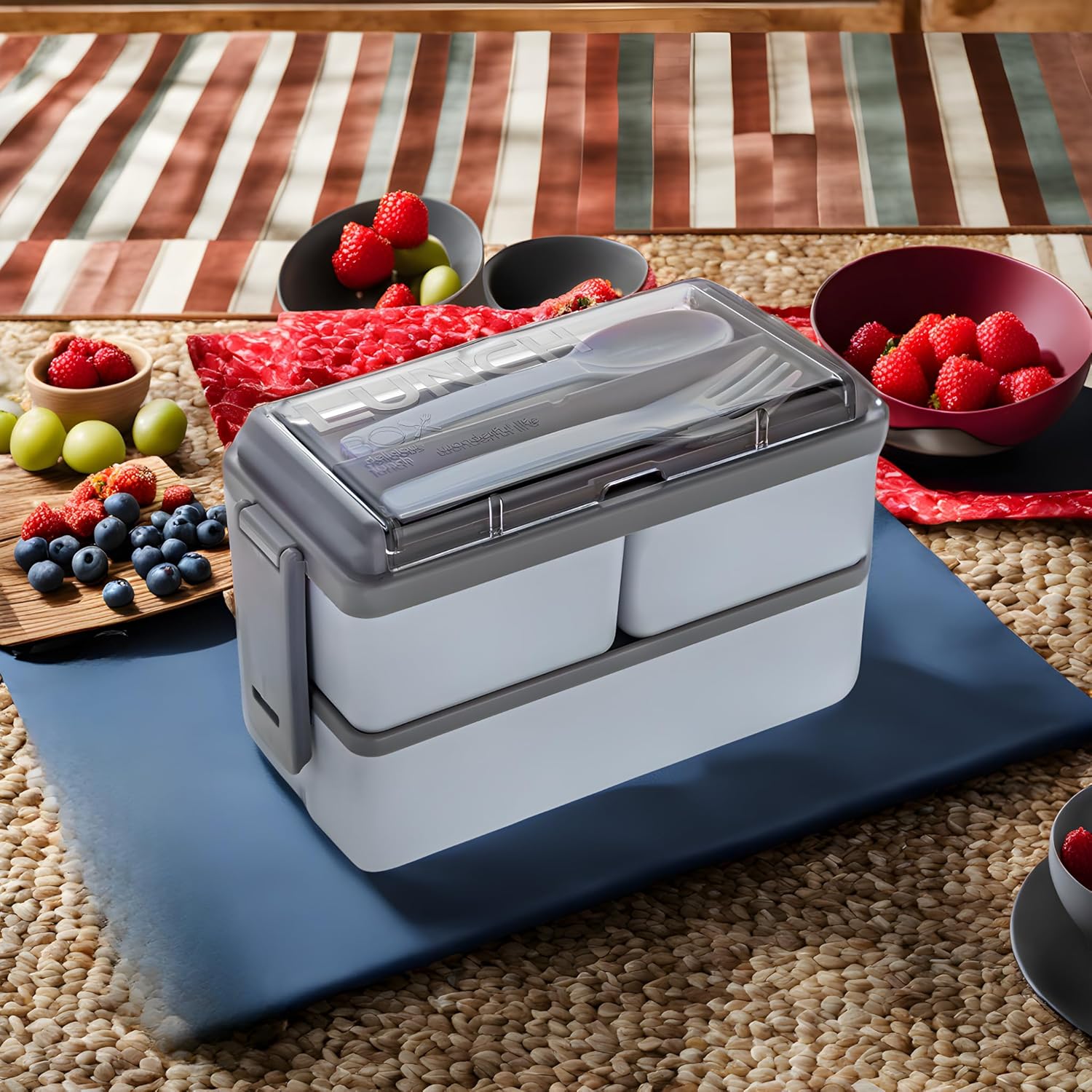 Plastic Lunch Box Comes with 3 Detachable Lunch Box